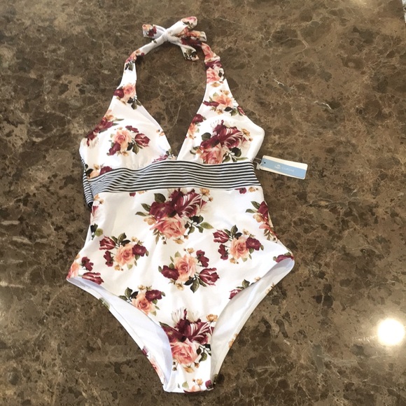 New! CUPSHE Halterneck Back Tie One Piece Floral Swimsuit Beachwear Large - Picture 1 of 10